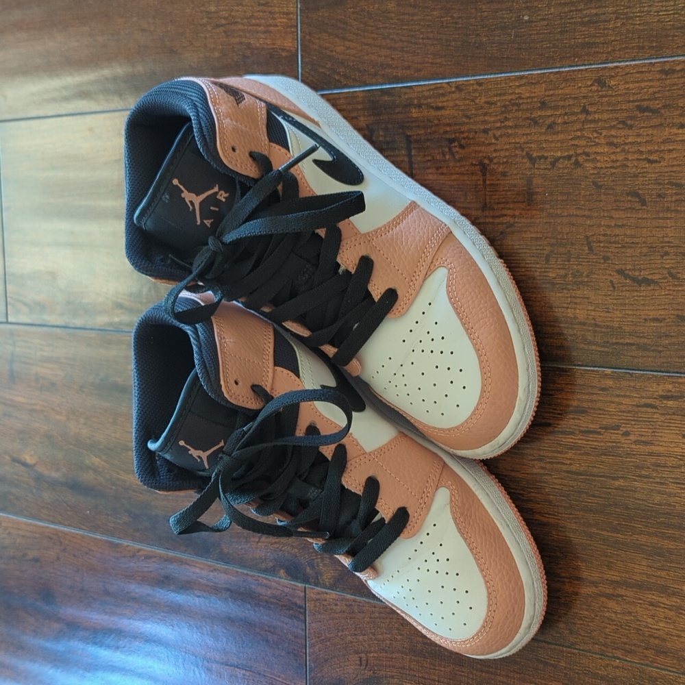 Pink Jordan mids